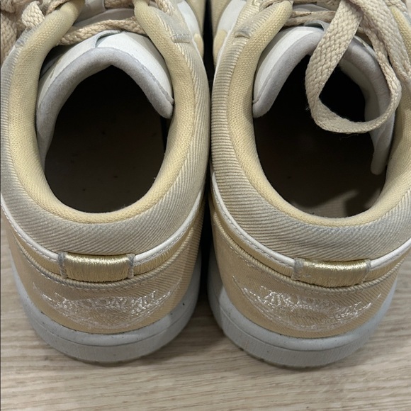 Air Jordan 1 Low "Team Gold/Sail" Women’s Sneaker Size 8.5 - Picture 3 of 8